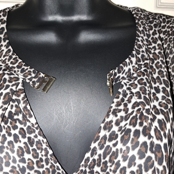 AGB sheer Leapord/plaid print blouse Large 5/$25 - Picture 4 of 6